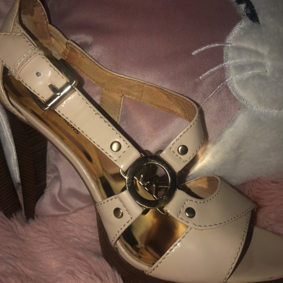 Michael Kors cream and gold high heels great condition - Picture 2 of 4